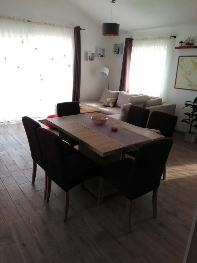 Apartman Periska Vir Buitenkant foto
