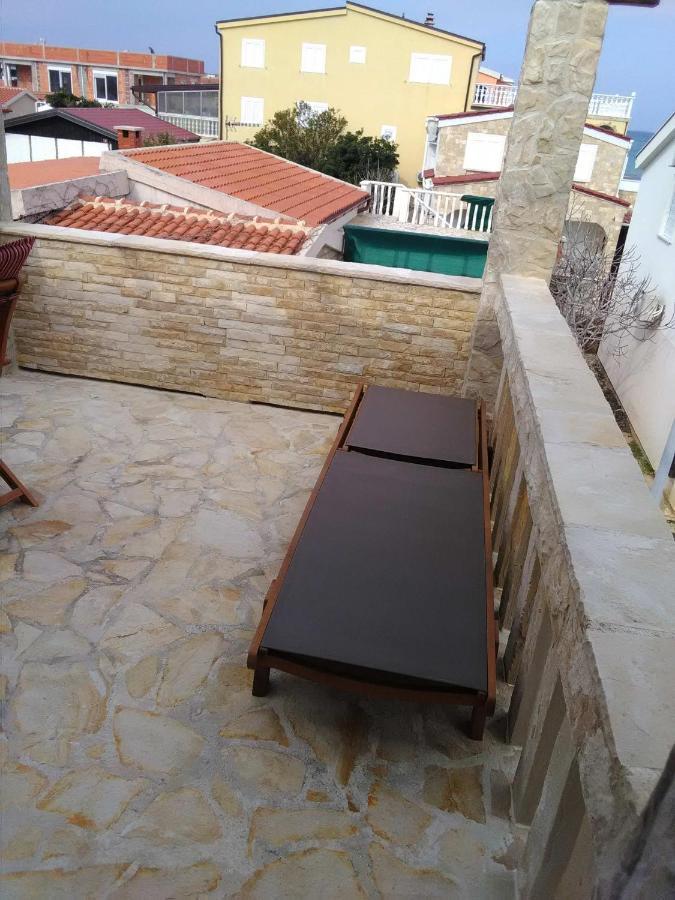 Apartman Periska Vir Buitenkant foto