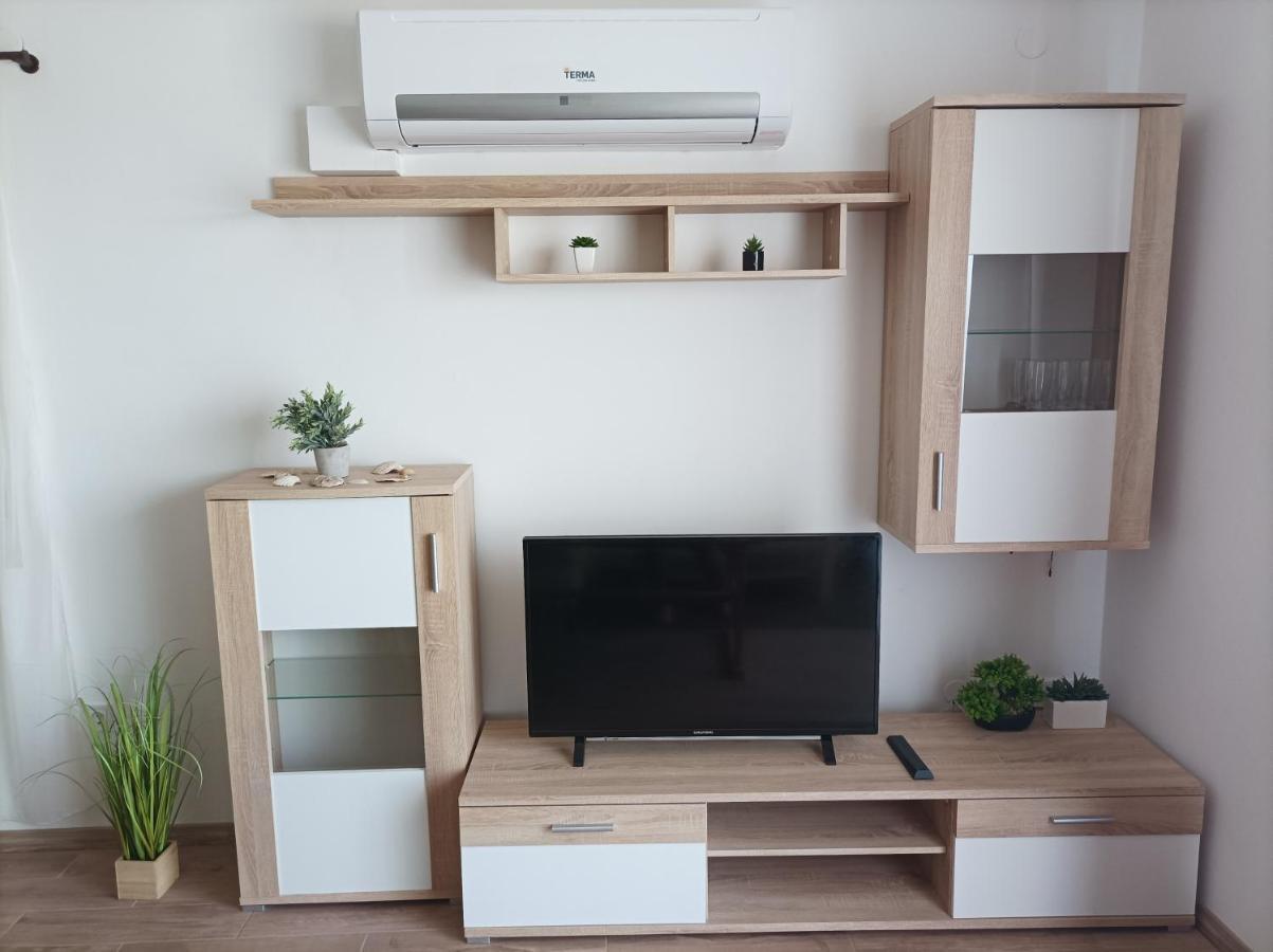 Apartman Periska Vir Buitenkant foto