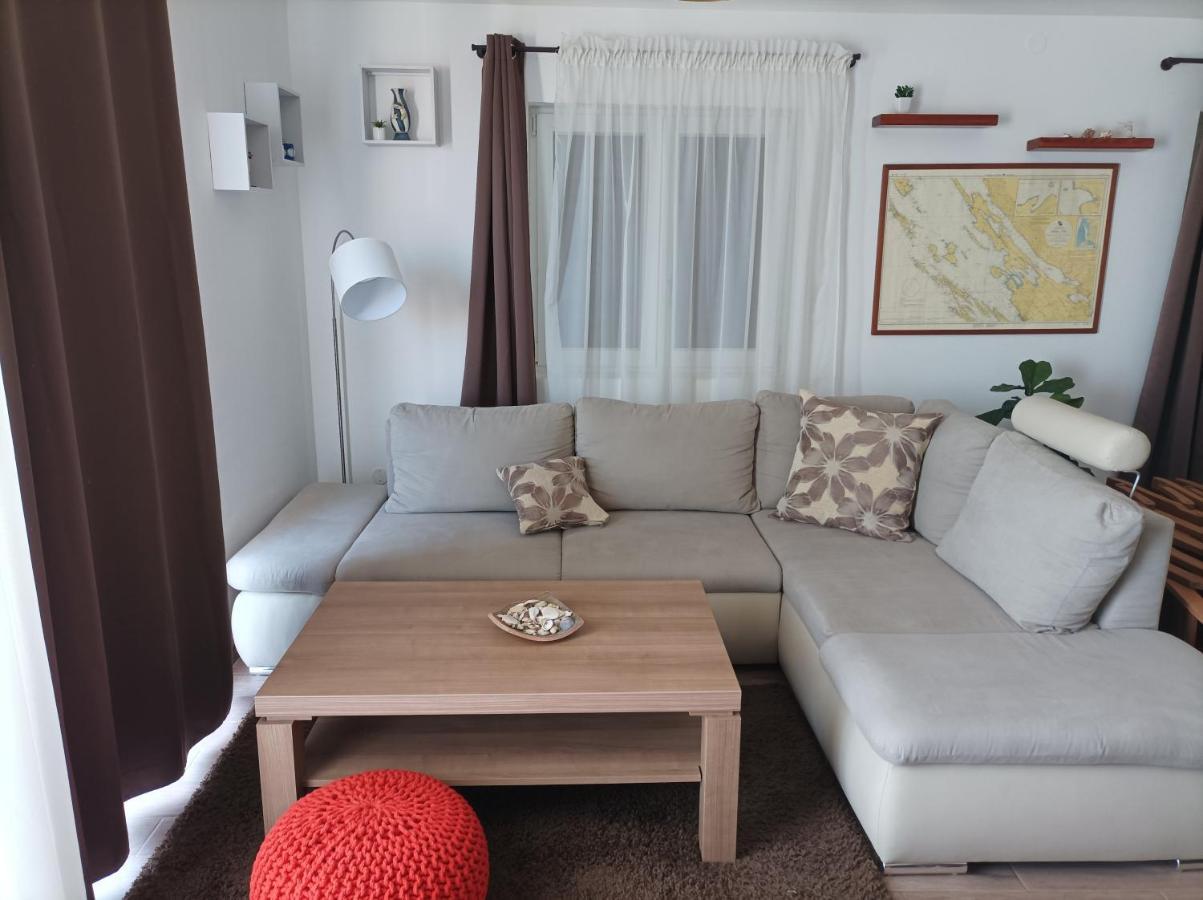 Apartman Periska Vir Buitenkant foto