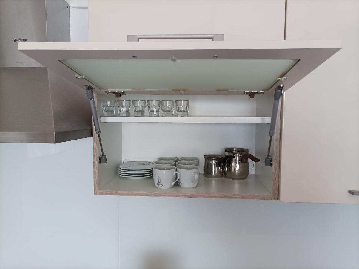 Apartman Periska Vir Buitenkant foto