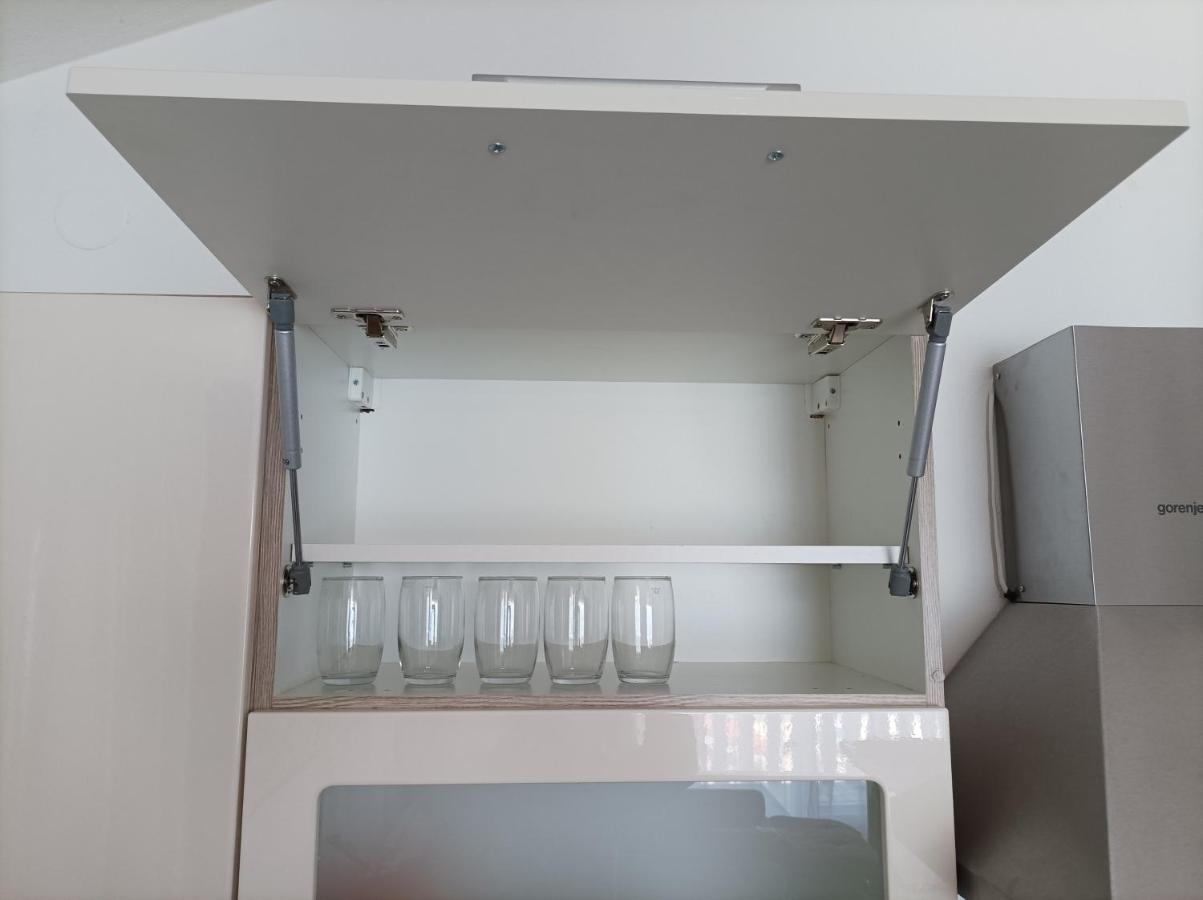 Apartman Periska Vir Buitenkant foto