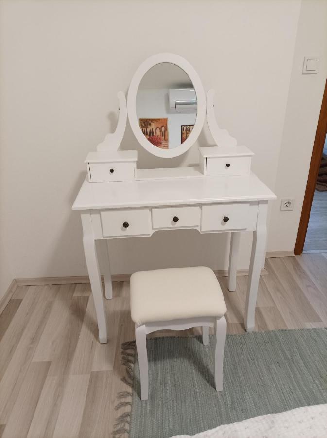 Apartman Periska Vir Buitenkant foto