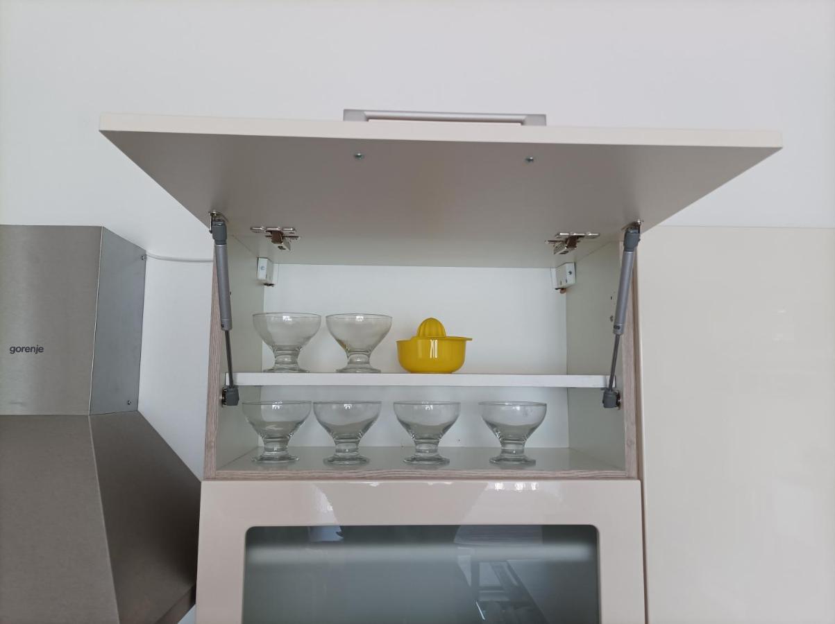 Apartman Periska Vir Buitenkant foto