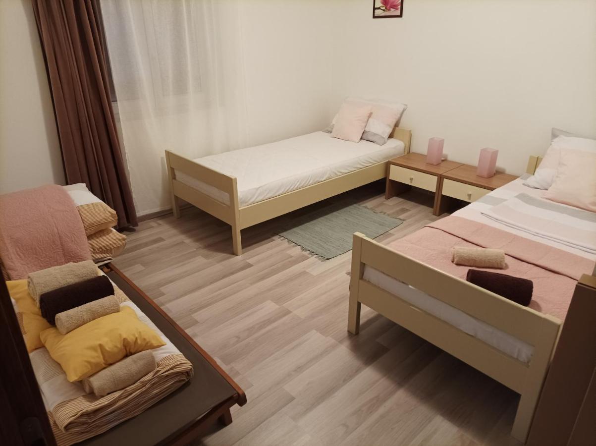 Apartman Periska Vir Buitenkant foto